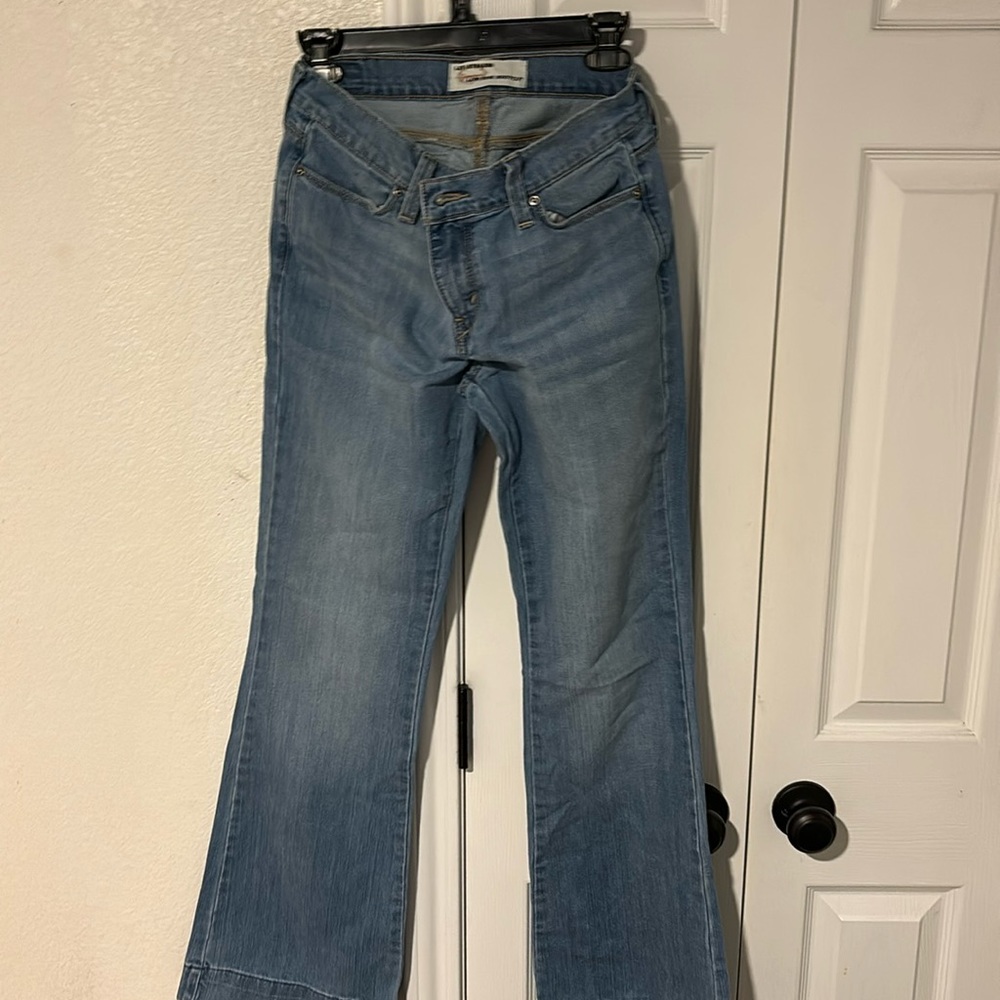Levi low rise boot cut